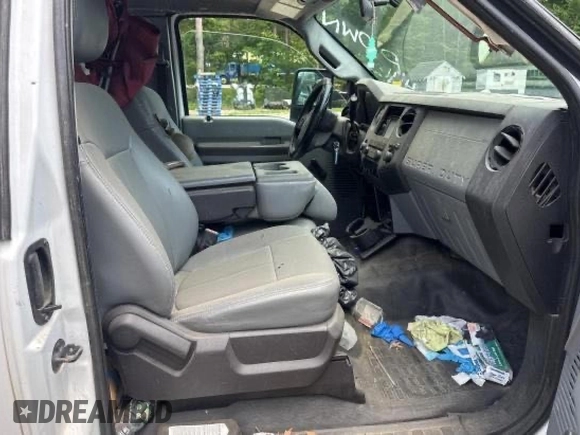 2012 Ford F-250 XL with VIN 1FT7X2B63CEB10491, listed as a Copart auction lot 61693965 with 290,034 mi miles and Clean title. Bid and sale history available at DreamBid. Image 5.