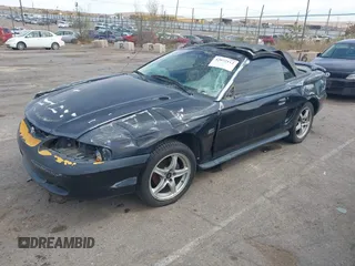 1994 Ford Mustang z VIN 1FALP45TXRF166075, wystawiony jako IAAI lot #42072112 z przebiegiem 101 500 mil mil oraz . Historia ofert i sprzedaży dostępna na DreamBid. Obrazek 2.