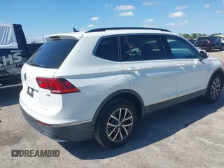 2018 Volkswagen Tiguan SEL with VIN 3VV3B7AX8JM192926, listed as a IAAI auction lot 42034229 with 16,656 mi miles and . Bid and sale history available at DreamBid. Image 4.
