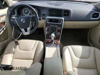 2013 Volvo S60 T5 z VIN YV1612FH0D2186739, wystawiony jako Copart lot #54412185 z przebiegiem 66 002 mil mil oraz Czysty tytuł • Clean title. Historia ofert i sprzedaży dostępna na DreamBid. Obrazek 8.