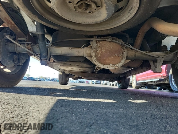 2004 Chevrolet Astro Cargo z VIN 1GCDM19X34B106870, wystawiony jako IAAI lot #42422423 z przebiegiem 274 076 mil mil oraz . Historia ofert i sprzedaży dostępna na DreamBid. Obrazek 23.