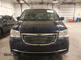 2013 Chrysler Town & Country Touring with VIN 2C4RC1BG7DR517970, listed as a IAAI auction lot 42028284 with 122,053 mi miles. Bid and sale history available at carsss.com. Image 13.