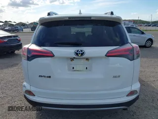 2018 Toyota RAV4 XLE with VIN JTMWFREV7JJ174483, listed as a IAAI auction lot 41597797 with 82,836 mi miles. Bid and sale history available at carsss.com. Image 17.