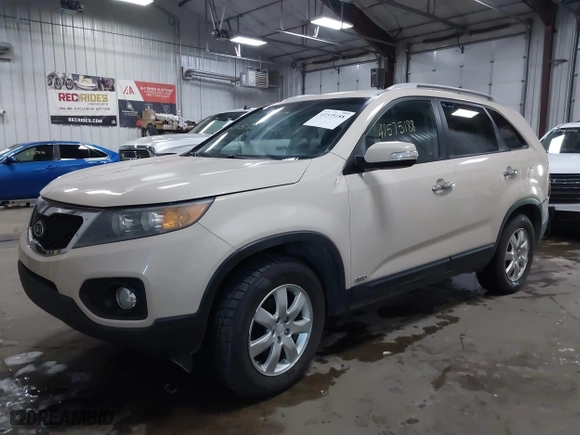 2012 Kia Sorento LX with VIN 5XYKTDA6XCG206435, listed as a IAAI auction lot 41575188 with 177,178 mi miles. Bid and sale history available at carsss.com. Image 18.