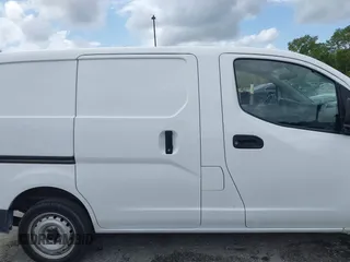 2015 Nissan NV200 SV with VIN 3N6CM0KNXFK728840, listed as a IAAI auction lot 42013485 with 138,479 mi miles. Bid and sale history available at carsss.com. Image 14.