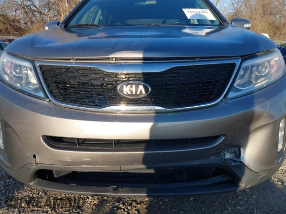 2014 Kia Sorento LX with VIN 5XYKT3A63EG503284, listed as a IAAI auction lot 41814383 with 166,219 mi miles and . Bid and sale history available at DreamBid. Image 6.
