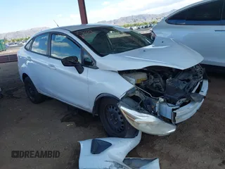 2011 Ford Fiesta SE z VIN 3FADP4BJ7BM228979, wystawiony jako IAAI lot #42190796 z przebiegiem Nie podano mil oraz . Historia ofert i sprzedaży dostępna na DreamBid. Obrazek 1.