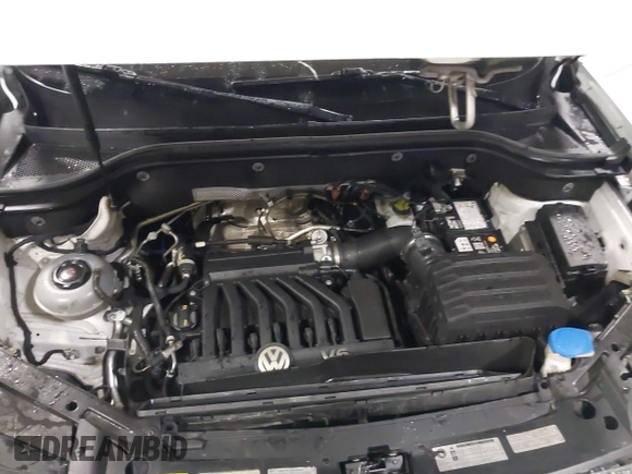 2018 Volkswagen Atlas SE with VIN 1V2KR2CA2JC569381, listed as a IAAI auction lot 41843200 with 87,769 mi miles and . Bid and sale history available at DreamBid. Image 10.