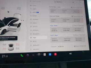 2023 Tesla Model 3 z VIN 5YJ3E1EA0PF511158, wystawiony jako IAAI lot #42210455 z przebiegiem 22 291 mil mil oraz . Historia ofert i sprzedaży dostępna na DreamBid. Obrazek 15.