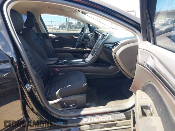 2016 Ford Fusion SE Hybrid z VIN 3FA6P0LU4GR260180, wystawiony jako IAAI lot #42508932 z przebiegiem 97 475 mil mil oraz . Historia ofert i sprzedaży dostępna na DreamBid. Obrazek 5.