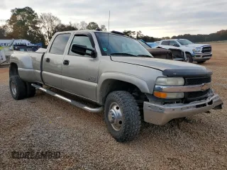2002 Chevrolet Silverado 3500 LT with VIN 1GCJK33152F107596, listed as a Copart auction lot 82113704 with 194,341 mi miles and Salvage Title. Bid and sale history available at carsss.com. Image 4.