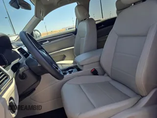 2023 Volkswagen Atlas SE z VIN 1V2HR2CA4PC526289, wystawiony jako IAAI lot #42734426 z przebiegiem 46 454 mil mil oraz . Historia ofert i sprzedaży dostępna na DreamBid. Obrazek 22.