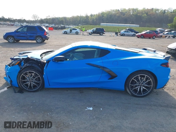2023 Chevrolet Corvette 2LT z VIN 1G1YB2D41P5135323, wystawiony jako IAAI lot #41914578 z przebiegiem 4 957 mil mil oraz . Historia ofert i sprzedaży dostępna na DreamBid. Obrazek 14.