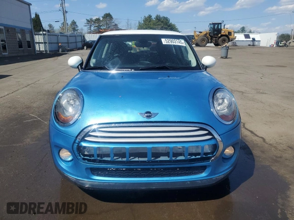 2015 MINI Hardtop with VIN WMWXM5C51FT941503, listed as a Copart auction lot 52903145 with 92,425 mi miles and Salvage Title. Bid and sale history available at DreamBid. Image 5.
