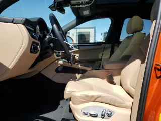 2025 Porsche Macan z VIN WP1AA2A59SLB01593, wystawiony jako Copart lot #50846695 z przebiegiem 5 487 mil mil oraz Szkoda całkowita • Salvage title. Historia ofert i sprzedaży dostępna na DreamBid. Obrazek 7.