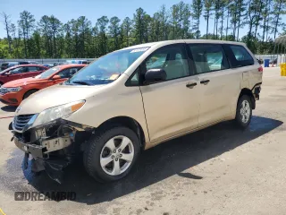 2014 Toyota Sienna L z VIN 5TDZK3DC8ES480770, wystawiony jako Copart lot #53128095 z przebiegiem 149 910 mil mil oraz Szkoda całkowita • Salvage title. Historia ofert i sprzedaży dostępna na DreamBid. Obrazek 1.