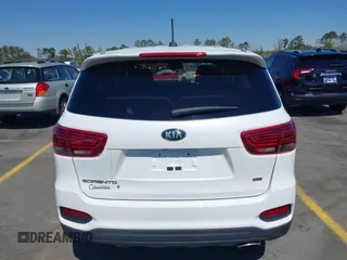 2020 Kia Sorento LX with VIN 5XYPG4A36LG711212, listed as a IAAI auction lot 41884400 with 101,777 mi miles. Bid and sale history available at carsss.com. Image 16.