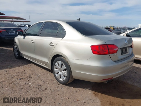 2014 Volkswagen Jetta SE z VIN 3VWD17AJ8EM285174, wystawiony jako IAAI lot #42359764 z przebiegiem 122 296 mil mil oraz . Historia ofert i sprzedaży dostępna na DreamBid. Obrazek 3.