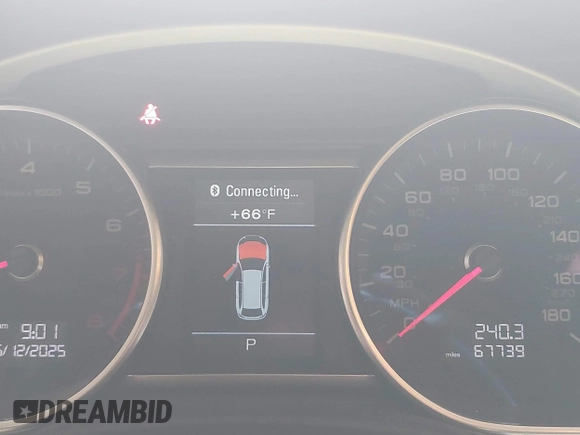2015 Audi Q7 Premium Plus с VIN WA1LGAFE9FD025864, выставлен на аукционе IAAI как лот 42490868 с пробегом 67 739 миль миль и . История ставок и продаж доступна на DreamBid. Изображение 7.