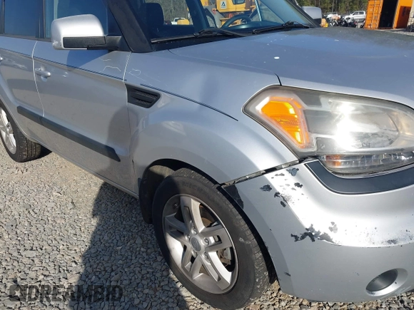 2011 Kia Soul + with VIN KNDJT2A27B7708974, listed as a IAAI auction lot 41757257 with 94,476 mi miles. Bid and sale history available at carsss.com. Image 6.