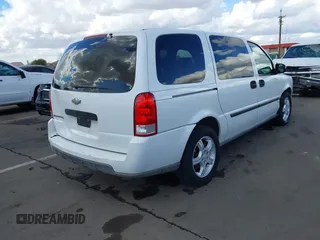 2008 Chevrolet Uplander LS with VIN 1GNDV23178D188191, listed as a IAAI auction lot 41590842 with 218,926 mi miles. Bid and sale history available at carsss.com. Image 4.