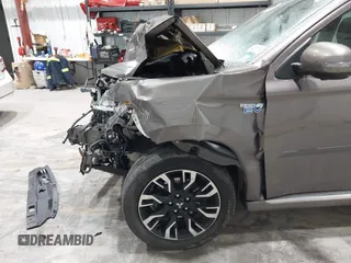 2018 Mitsubishi Outlander SEL z VIN JA4J24A53JZ027619, wystawiony jako IAAI lot #41488225 z przebiegiem 55 356 mil mil oraz . Historia ofert i sprzedaży dostępna na DreamBid. Obrazek 19.