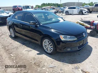 2011 Volkswagen Jetta SEL with VIN 3VWLX7AJ0BM325091, listed as a IAAI auction lot 42357339 with 285,561 mi miles and . Bid and sale history available at DreamBid. Image 1.