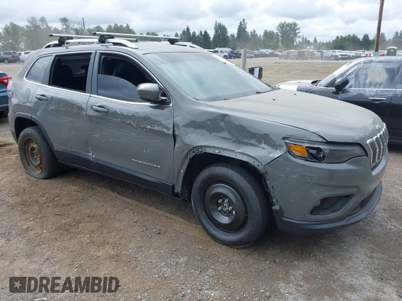2021 Jeep Cherokee Latitude Plus z VIN 1C4PJMLB5MD109942, wystawiony jako IAAI lot #42536859 z przebiegiem 20 196 mil mil oraz . Historia ofert i sprzedaży dostępna na DreamBid. Obrazek 1.