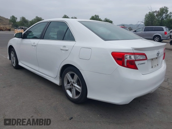 2013 Toyota Camry L with VIN 4T1BF1FKXDU244562, listed as a IAAI auction lot 42050483 with 263,068 mi miles. Bid and sale history available at carsss.com. Image 3.