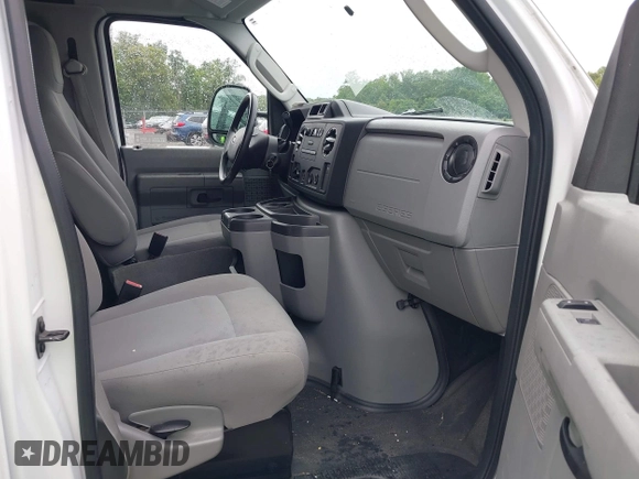 2014 Ford Econoline Cargo Commercial z VIN 1FTNE1EW2EDA90777, wystawiony jako IAAI lot #42347574 z przebiegiem 94 268 mil mil oraz . Historia ofert i sprzedaży dostępna na DreamBid. Obrazek 5.