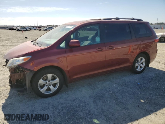 2017 Toyota Sienna LE Auto Access Seat с VIN 5TDKZ3DC9HS879429, выставлен на аукционе Copart как лот 58026905 с пробегом 121 659 миль миль и Списание • Salvage title. История ставок и продаж доступна на DreamBid. Изображение 1.