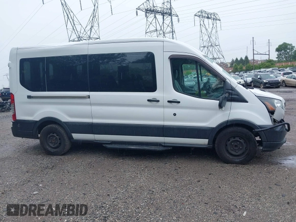 2017 Ford Transit Passenger XL с VIN 1FBZX2CM8HKA04024, выставлен на аукционе IAAI как лот 42264367 с пробегом 142 100 миль миль и . История ставок и продаж доступна на DreamBid. Изображение 14.