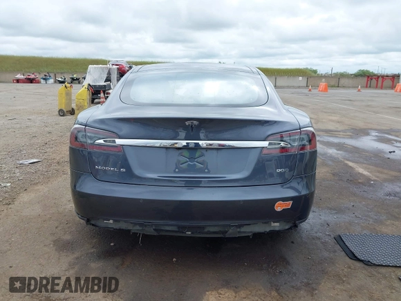 2016 Tesla Model S 90D with VIN 5YJSA1E27GF129824, listed as a IAAI auction lot 42058080 with 113,171 mi miles and . Bid and sale history available at DreamBid. Image 17.