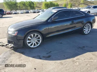 2013 Audi A5 Premium Plus z VIN WAULFAFR3DA036849, wystawiony jako Copart lot #57271775 z przebiegiem 165 599 mil mil oraz Czysty tytuł • Clean title. Historia ofert i sprzedaży dostępna na DreamBid. Obrazek 1.