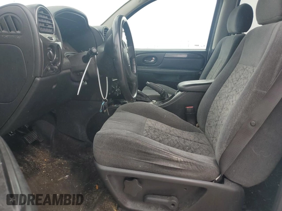 2005 GMC Envoy SLE with VIN 1GKDT13S252165382, listed as a Copart auction lot 62449393 with 199,563 mi miles and Non Repairable. Bid and sale history available at carsss.com. Image 7.