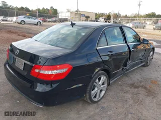 2013 Mercedes-Benz E-Class E 350 Luxury with VIN WDDHF5KB2DA715641, listed as a IAAI auction lot 41598326 with 89,060 mi miles. Bid and sale history available at carsss.com. Image 4.