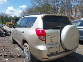 2006 Toyota RAV4 with VIN JTMZD33V866004405, listed as a IAAI auction lot 42090377 with 132,232 mi miles. Bid and sale history available at carsss.com. Image 17.