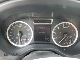 2018 Infiniti QX30 Luxury z VIN SJKCH5CP2JA051648, wystawiony jako Copart lot #52361895 z przebiegiem 90 717 mil mil oraz Szkody całkowita. Historia ofert i sprzedaży dostępna na DreamBid. Obrazek 9.