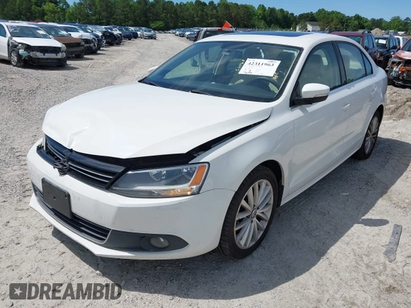 2013 Volkswagen Jetta TDI w/Premium/Nav с VIN 3VWLL7AJ2DM203802, выставлен на аукционе IAAI как лот 42311963 с пробегом 136 099 миль миль и . История ставок и продаж доступна на DreamBid. Изображение 2.