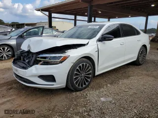2022 Volkswagen Passat 2.0T Limited Edition with VIN 1VWBA7A38NC004095, listed as a Copart auction lot 73806204 with 50,691 mi miles and Salvage Title. Bid and sale history available at carsss.com. Image 1.