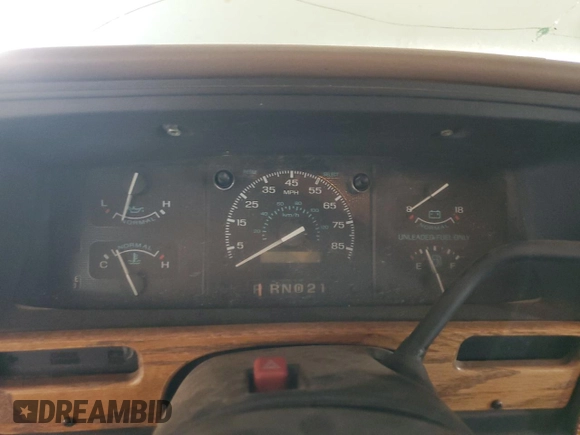 1992 Ford Econoline Cargo z VIN 1FDEE14H7NHA94279, wystawiony jako Copart lot #82831194 z przebiegiem Nie podano mil oraz Czysty tytuł • Clean title. Historia ofert i sprzedaży dostępna na DreamBid. Obrazek 9.