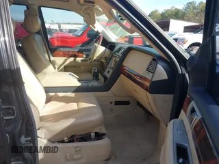2005 Lincoln Navigator Luxury with VIN 5LMFU27515LJ24675, listed as a IAAI auction lot 41432560 with Not Provided miles. Bid and sale history available at carsss.com. Image 5.
