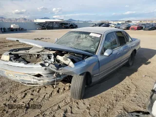 1997 Ford Crown Victoria LX z VIN 2FALP74W1VX206832, wystawiony jako Copart lot #51716425 z przebiegiem 325 063 mil mil oraz Szkoda całkowita • Salvage title. Historia ofert i sprzedaży dostępna na DreamBid. Obrazek 1.