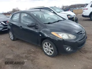 2013 Mazda 2 Touring z VIN JM1DE1LY9D0160068, wystawiony jako IAAI lot #41987376 z przebiegiem 150 742 mil mil oraz . Historia ofert i sprzedaży dostępna na DreamBid. Obrazek 1.