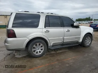 2003 Lincoln Navigator Luxury z VIN 5LMFU28R73LJ49885, wystawiony jako Copart lot #58378765 z przebiegiem 197 019 mil mil oraz Tytuł czysty. Historia ofert i sprzedaży dostępna na DreamBid. Obrazek 3.