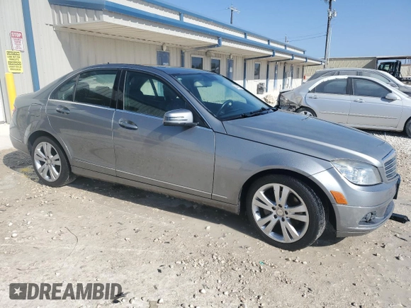 2011 Mercedes-Benz C 300 Sport z VIN WDDGF8BB9BR168783, wystawiony jako Copart lot #52319895 z przebiegiem 120 366 mil mil oraz Tytuł czysty. Historia ofert i sprzedaży dostępna na DreamBid. Obrazek 4.