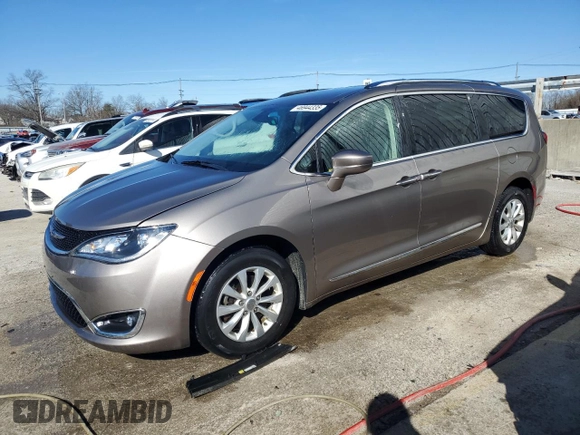 2018 Chrysler Pacifica Touring L Plus z VIN 2C4RC1EG7JR261627, wystawiony jako Copart lot #46944335 z przebiegiem 97 491 mil mil oraz Szkody całkowita. Historia ofert i sprzedaży dostępna na DreamBid. Obrazek 1.