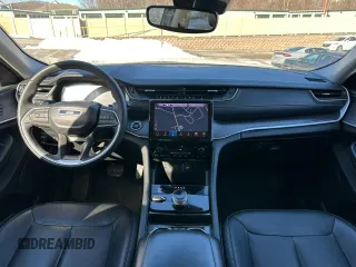 2023 Jeep Grand Cherokee Limited z VIN 1C4RJHBG4PC512012, wystawiony jako Copart lot #44384795 z przebiegiem 43 250 mil mil oraz Czysty tytuł • Clean title. Historia ofert i sprzedaży dostępna na DreamBid. Obrazek 6.