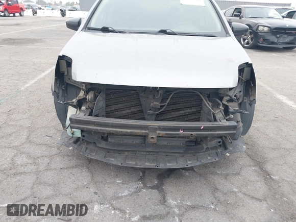 2012 Nissan Sentra SR z VIN 3N1AB6APOCL641642, wystawiony jako IAAI lot #42475409 z przebiegiem 185 419 mil mil oraz . Historia ofert i sprzedaży dostępna na DreamBid. Obrazek 6.