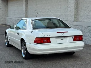 1998 Mercedes-Benz SL 500 z VIN WDBFA67F7WF158652, wystawiony jako Copart lot #65480405 z przebiegiem 91 401 mil mil oraz Czysty tytuł • Clean title. Historia ofert i sprzedaży dostępna na DreamBid. Obrazek 3.
